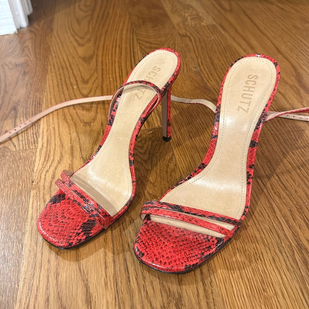 SCHUTZ heel 8 EUC